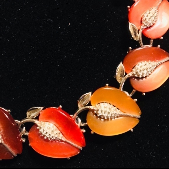 10$ VINTAGE Lisner statement necklace fruit Thermoset red brown book piece - Picture 4 of 14